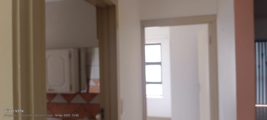 To Let 2 Bedroom Property for Rent in Hartenbos Central Western Cape